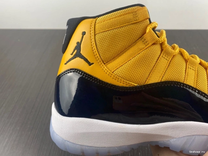 Jordan Air black and 11 yellow 0716